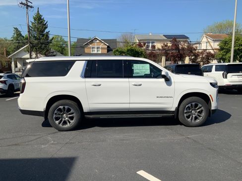 New 2026 Chevrolet Suburban LT w/ Comfort Package AWD/4WD image 8