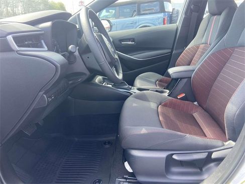 Used 2025 Toyota Corolla SE image 11