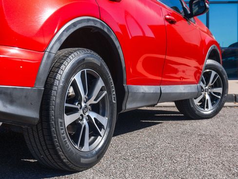 Used 2016 Toyota RAV4 XLE image 11