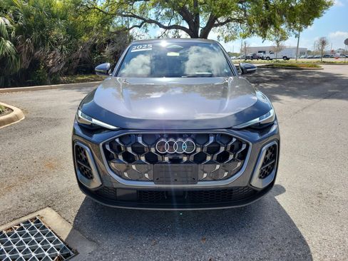 Certified 2025 Audi Q5 Premium Plus w/ Premium Plus image 2