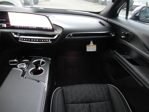 New 2026 Cadillac Lyriq V image 14