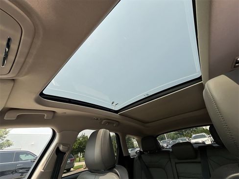 Used 2024 Lincoln Corsair Grand Touring w/ Equipment Group 301A image 22