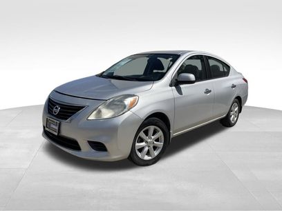 Used 2014 Nissan Versa SV w/ Convenience Package