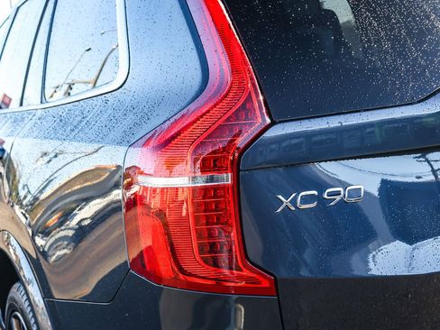 Used 2025 Volvo XC90 B5 Plus w/ Protection Package Premier image 11