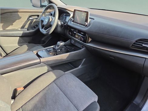 Used 2021 Nissan Rogue SV image 30