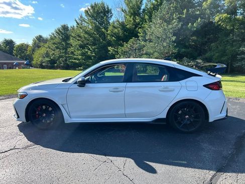 Used 2024 Honda Civic Type R image 4