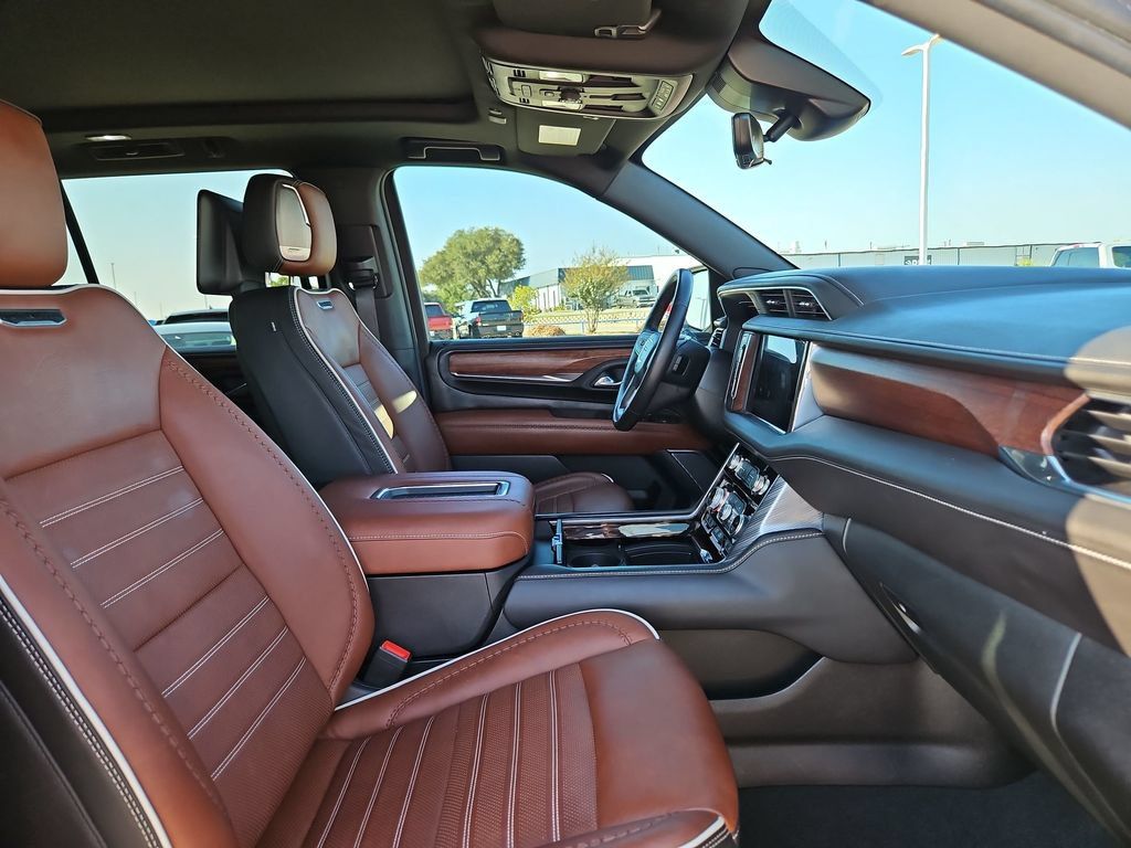 Used 2023 GMC Yukon Denali Ultimate AWD/4WD image 28