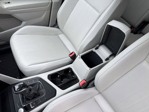 Used 2022 Volkswagen Tiguan SE image 23