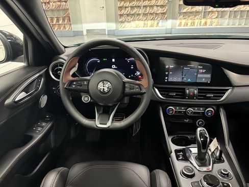 New 2025 Alfa Romeo Giulia AWD w/ Driving Assist Package image 13