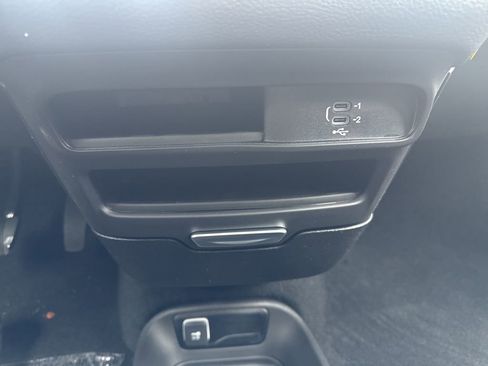 New 2026 Chrysler Pacifica Select FWD image 32