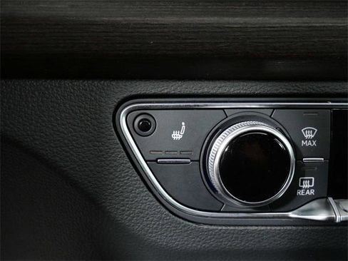 Used 2024 Audi Q5 e Premium Plus w/ Premium Plus Package image 23