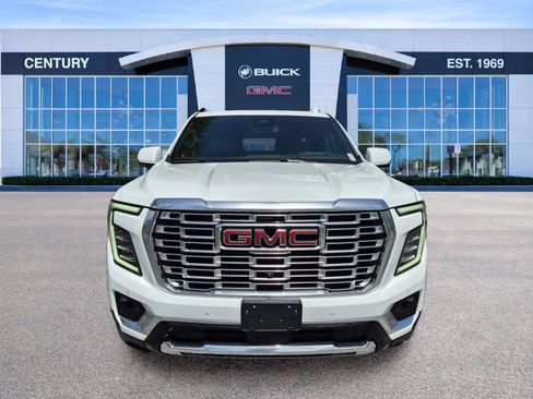 Used 2025 GMC Yukon XL Denali AWD/4WD image 2