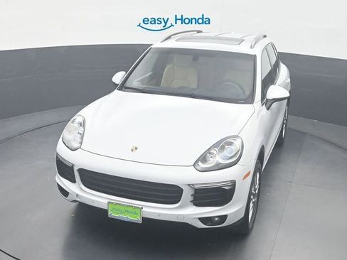 Used 2016 Porsche Cayenne w/ Premium Package AWD/4WD image 20
