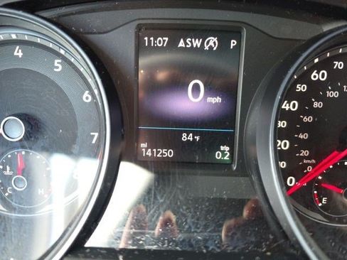 Used 2021 Volkswagen Atlas Cross Sport SE AWD/4WD image 19