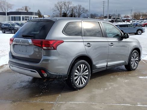 Used 2020 Mitsubishi Outlander SE image 17