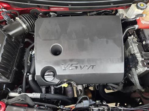 Used 2023 Chevrolet Traverse High Country FWD image 9