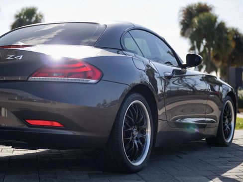 Used 2011 BMW Z4 sDrive30i RWD image 26