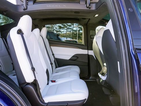 Used 2022 Tesla Model X Base image 39