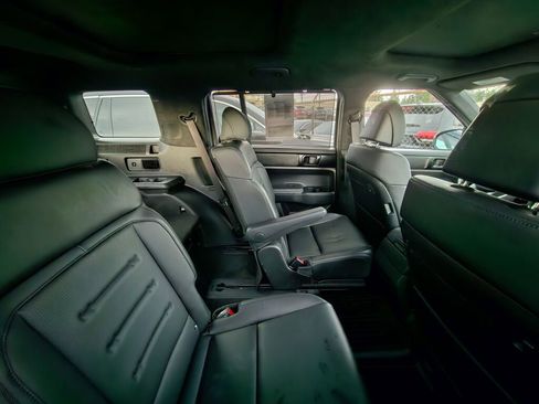 Used 2024 Hyundai Santa Fe Calligraphy image 9