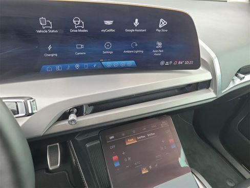 Used 2026 Cadillac Vistiq Luxury image 13