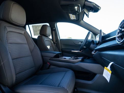 New 2026 Chevrolet Equinox LT image 12