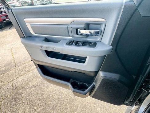 Used 2013 RAM 1500 Classic SLT image 18