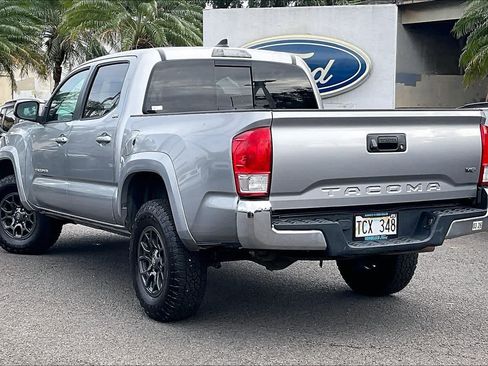 Used 2017 Toyota Tacoma SR5 RWD image 4