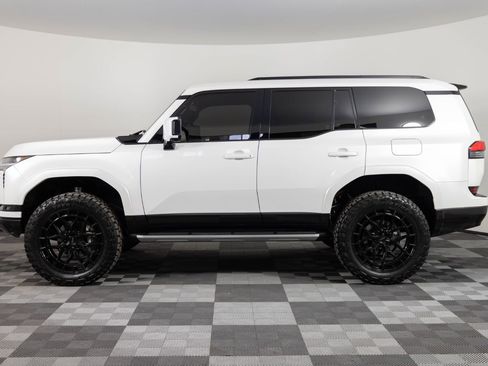 Used 2025 Lexus GX 550 w/ Accessory Package (Z1) AWD/4WD image 3