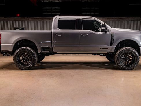 Used 2026 Ford F250 Platinum AWD/4WD image 10