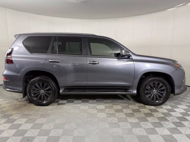 Used 2023 Lexus GX 460 Premium w/ Accessory Package AWD/4WD image 10