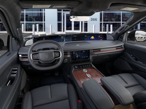 New 2025 Lincoln Navigator L Black Label AWD/4WD image 9