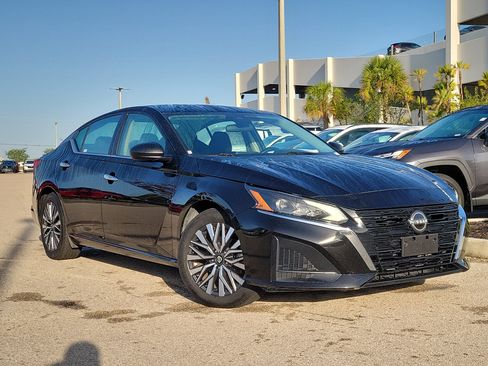 Used 2024 Nissan Altima 2.5 SV image 32