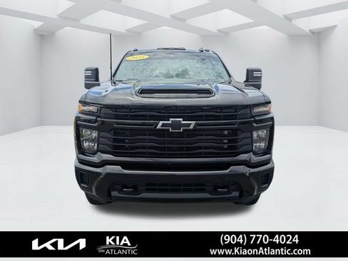 Used 2025 Chevrolet Silverado 2500 Custom AWD/4WD image 8