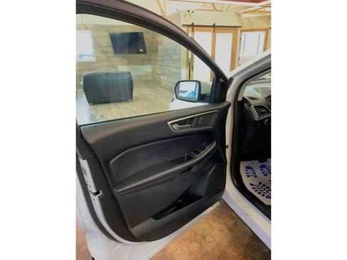 Used 2023 Ford Edge SEL w/ Cold Weather Package image 12