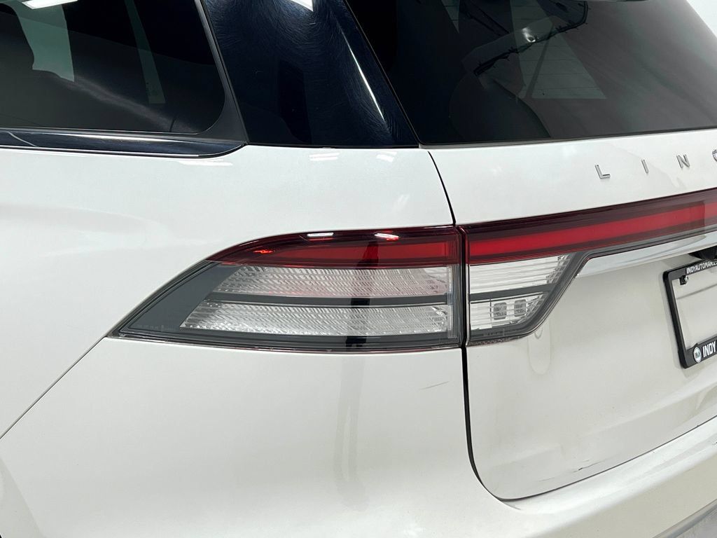 Used 2020 Lincoln Aviator Reserve w/ Elements Package Plus AWD/4WD image 35
