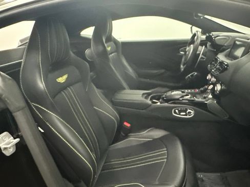 Used 2023 Aston Martin V8 Vantage Coupe RWD image 27