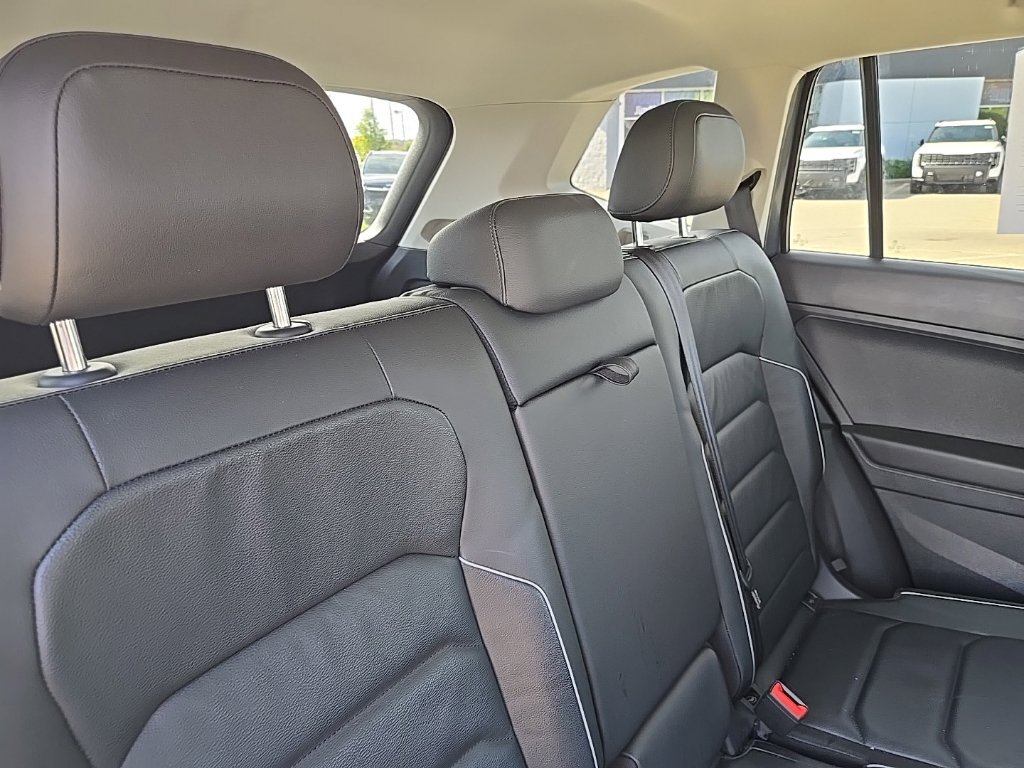 Used 2018 Volkswagen Tiguan SEL Premium AWD/4WD image 37