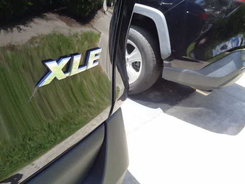 Used 2025 Toyota RAV4 XLE FWD image 14