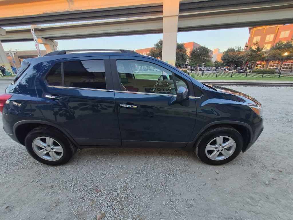 Used 2019 Chevrolet Trax LT w/ LT Convenience Package AWD/4WD image 6