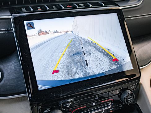 Used 2024 Jeep Grand Cherokee Limited image 36