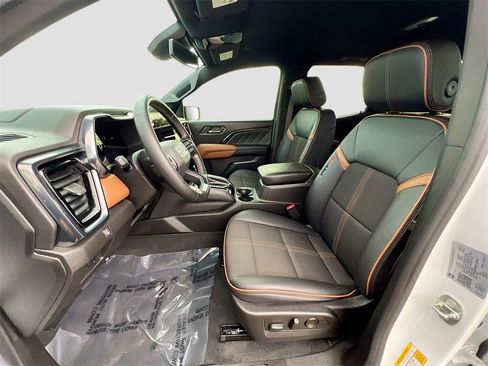 Used 2023 GMC Canyon AT4 image 21