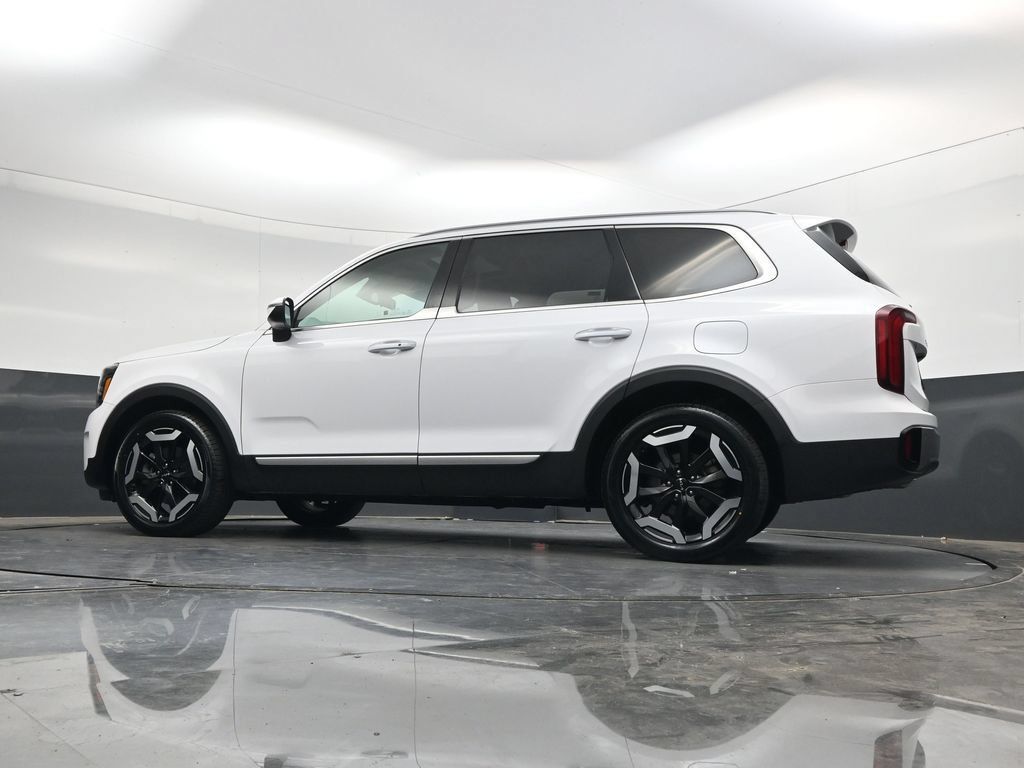 Used 2025 Kia Telluride S AWD/4WD image 39