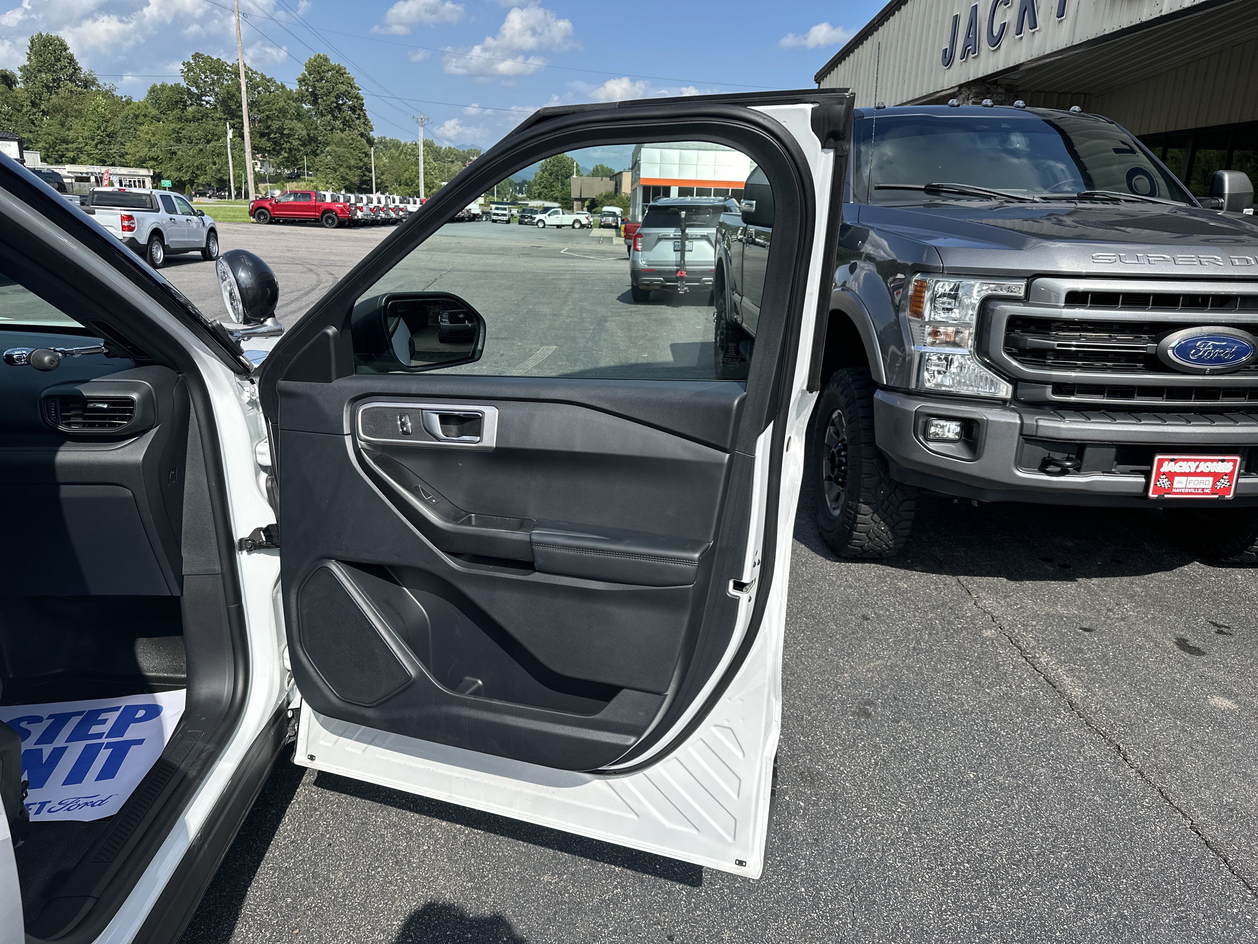 Used 2026 Ford Explorer 4WD Police Interceptor w/ Ready For The Road Package image 14