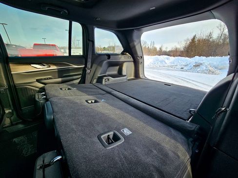 New 2025 Jeep Grand Cherokee Limited image 34