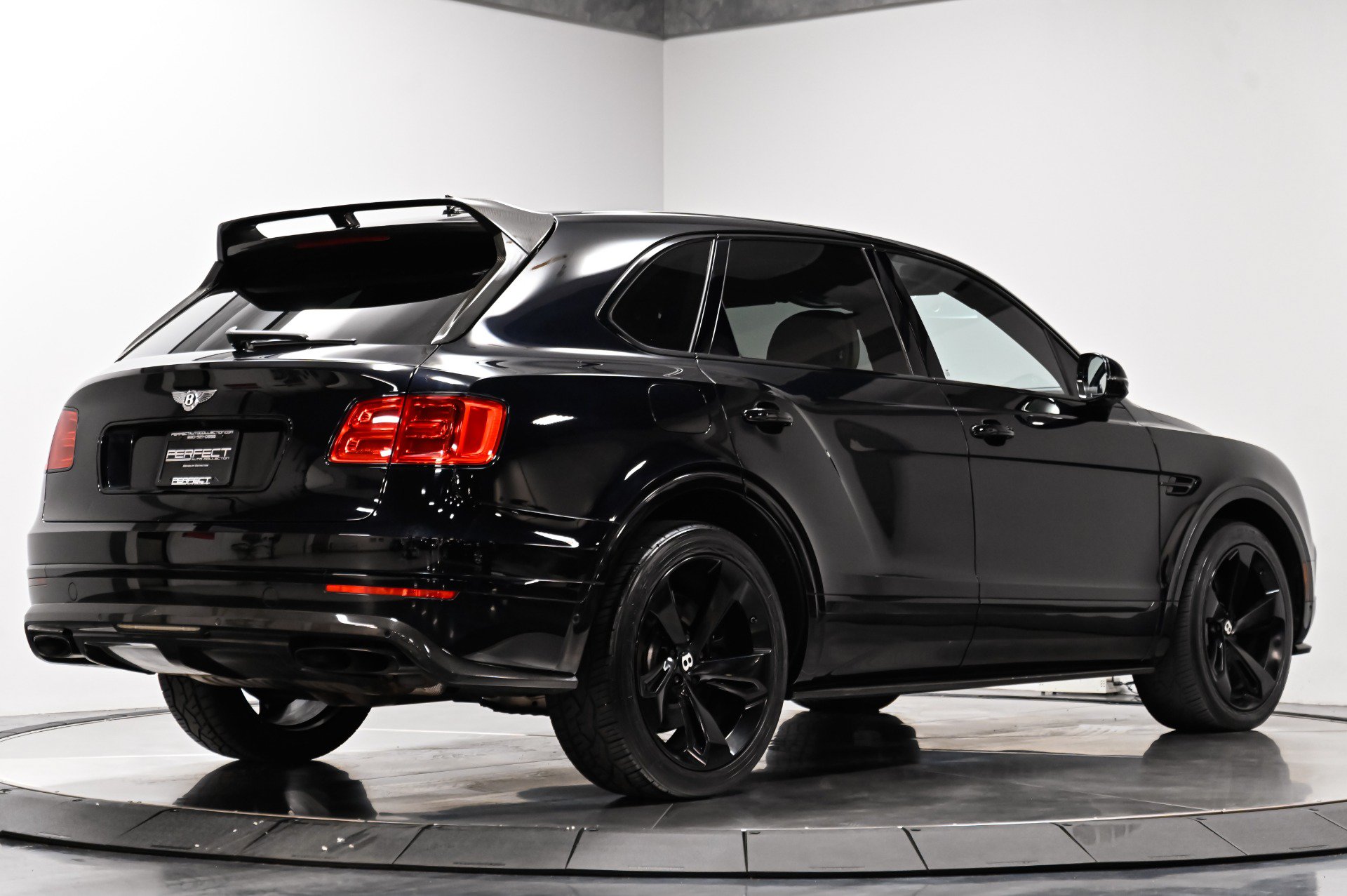 Used 2018 Bentley Bentayga w/ Black Specification AWD/4WD image 15