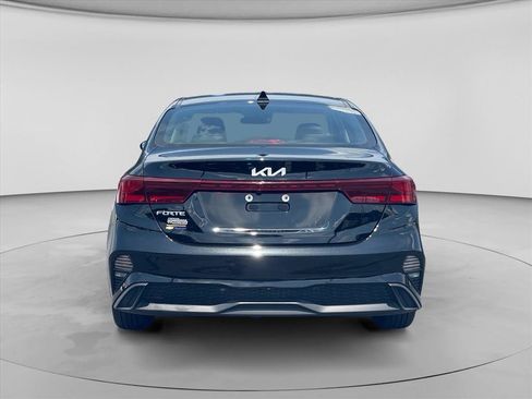 Used 2024 Kia Forte LXS FWD image 6
