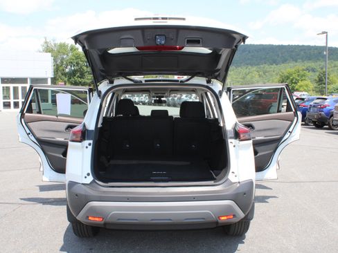 Used 2023 Nissan Rogue S AWD/4WD image 19