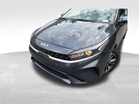 Used 2022 Kia Forte LXS image 9