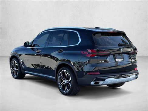 Certified 2025 BMW X5 sDrive40i w/ Climate Comfort Package image 7