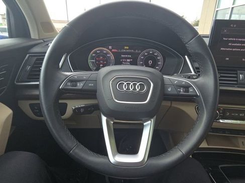 Used 2024 Audi Q5 e Premium Plus w/ Premium Plus Package image 16